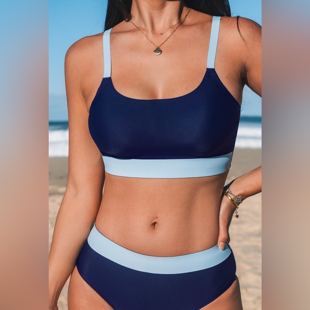CUPSHE Ola de Verano Scoop Neck Midkini Top（Top ONLY）- 220